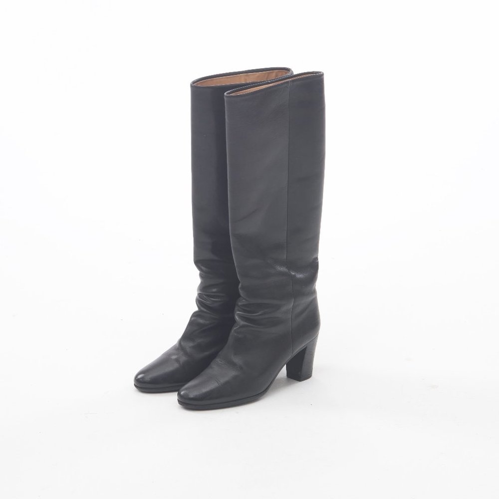 Gorgeous Italian mid-calf leather riding boots in black